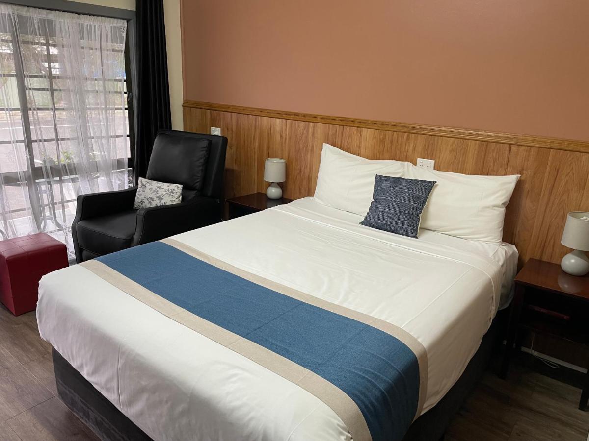 Highway Motor Inn Тарий Екстериор снимка