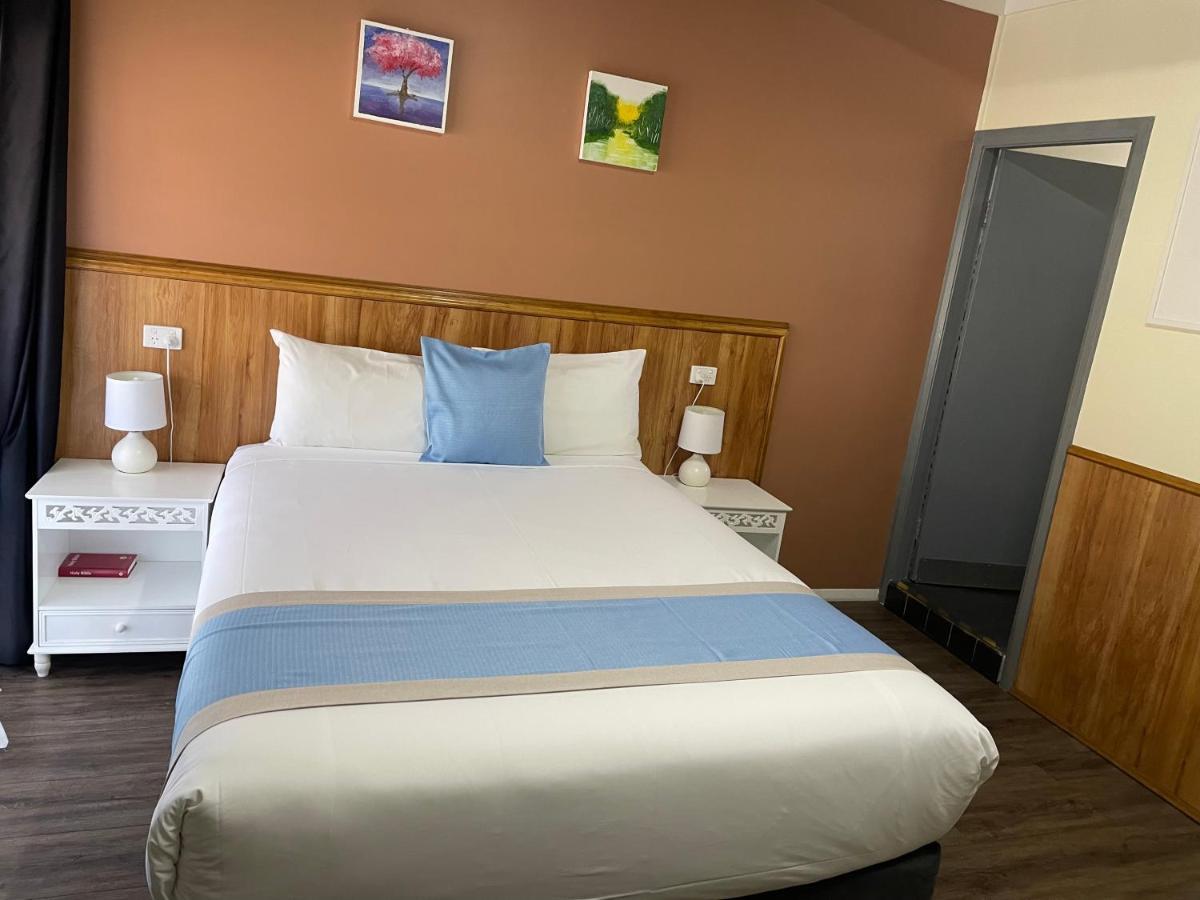 Highway Motor Inn Тарий Екстериор снимка