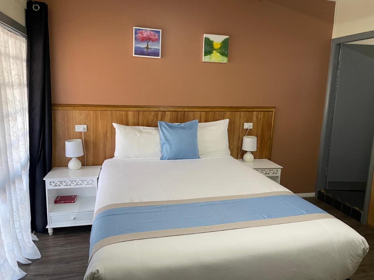 Highway Motor Inn Тарий Екстериор снимка