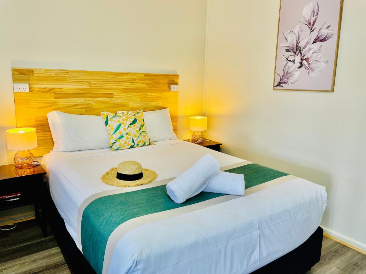 Highway Motor Inn Тарий Екстериор снимка