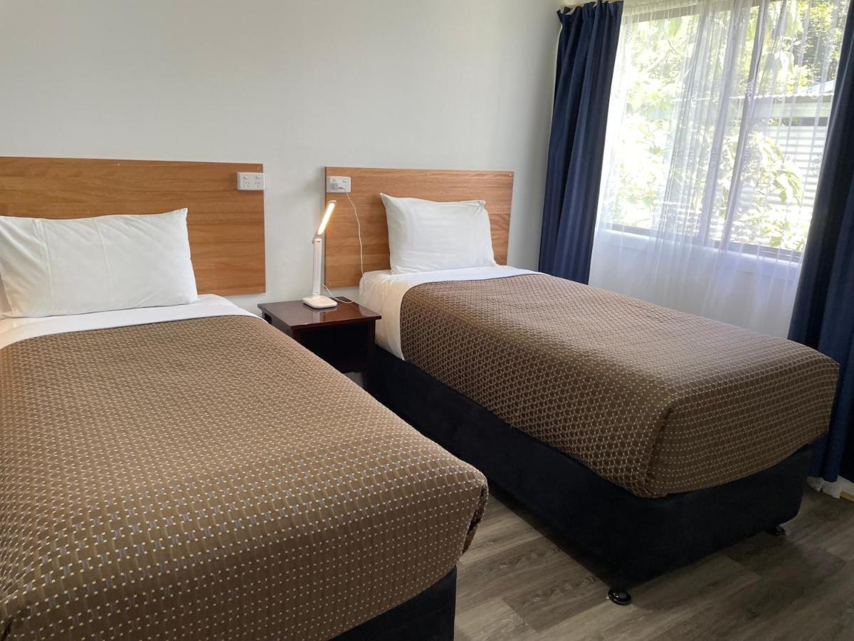 Highway Motor Inn Тарий Екстериор снимка