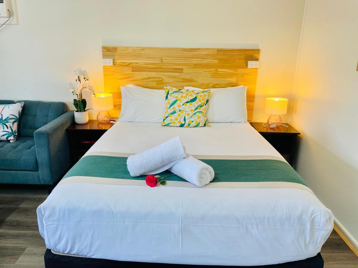 Highway Motor Inn Тарий Екстериор снимка