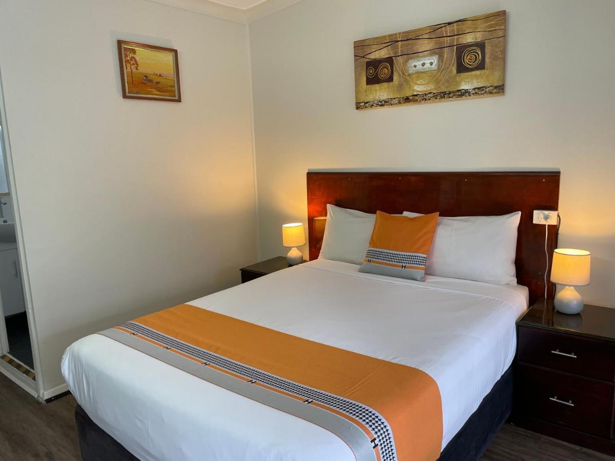 Highway Motor Inn Тарий Екстериор снимка